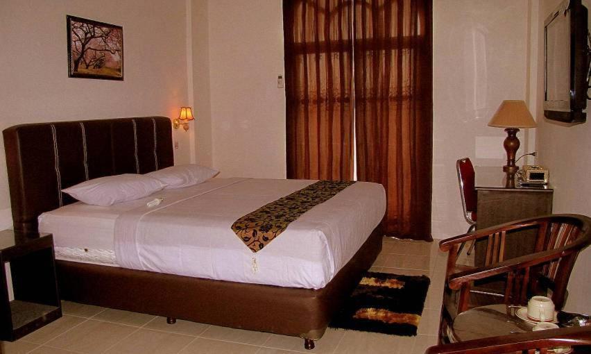 Hotel Mitra Garden Pangkal Pinang Chambre photo
