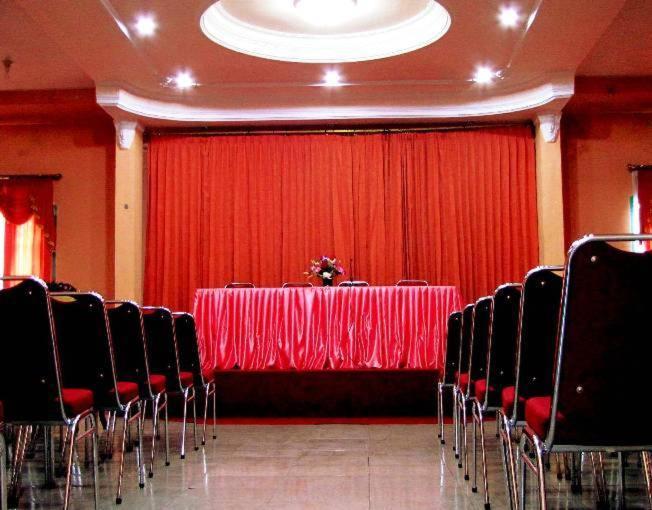 Hotel Mitra Garden Pangkal Pinang Extérieur photo